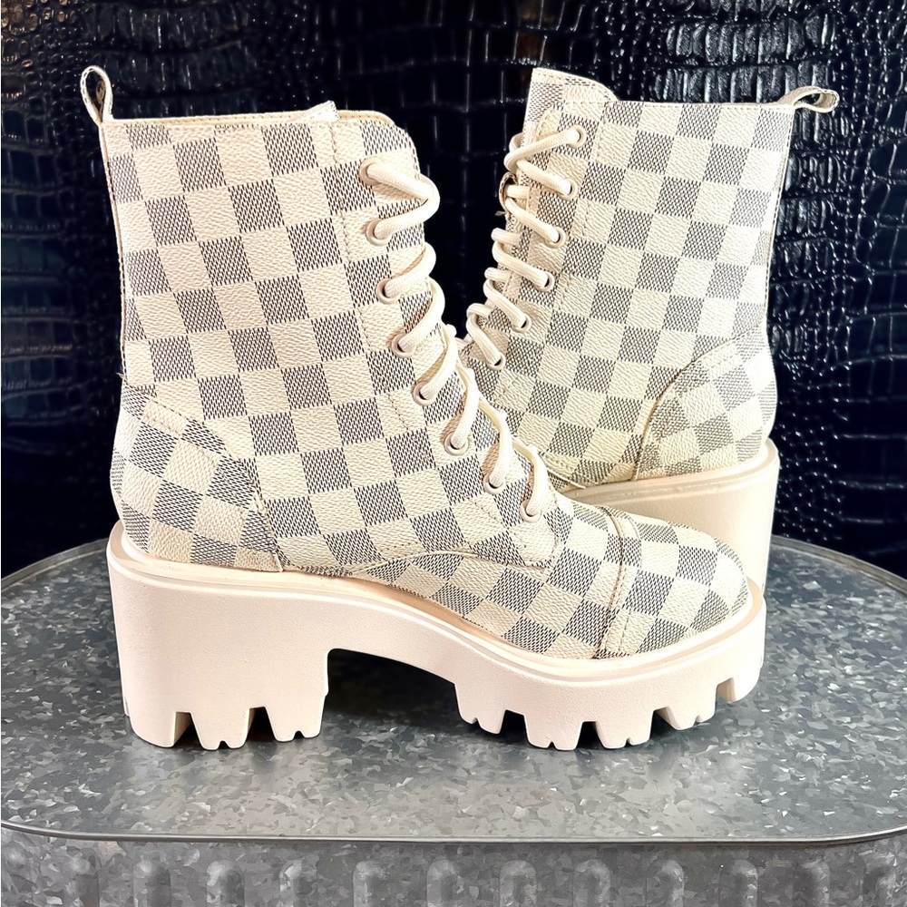 Checkered Leather Lug Sole Heeled Boots!